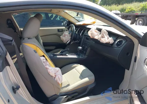 2010 Ford Mustang V6/V6 Premium from USA, damaged, VIN 1ZVBP8AN1A5131095